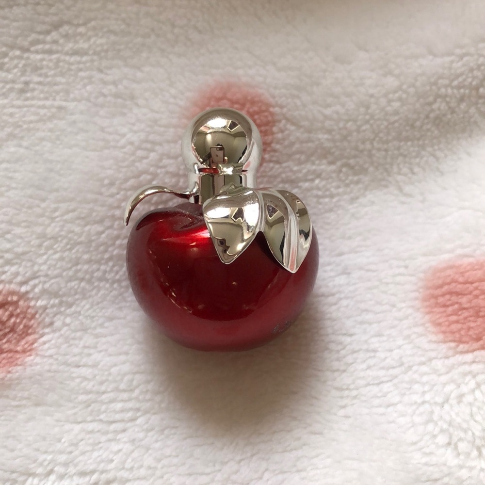 NWOB Mini (4 ml) Nina Ricci L’Elixir Red Apple Perfume 🍎